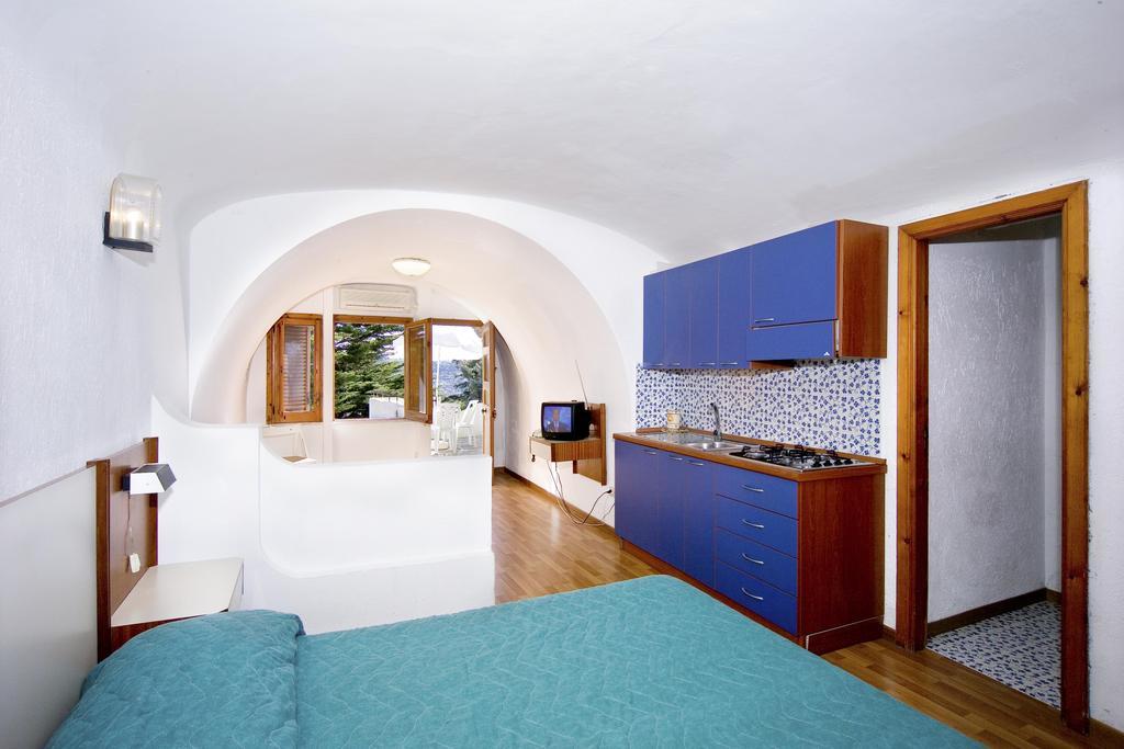 Freedom Holiday Residence Massa Lubrense Zimmer foto