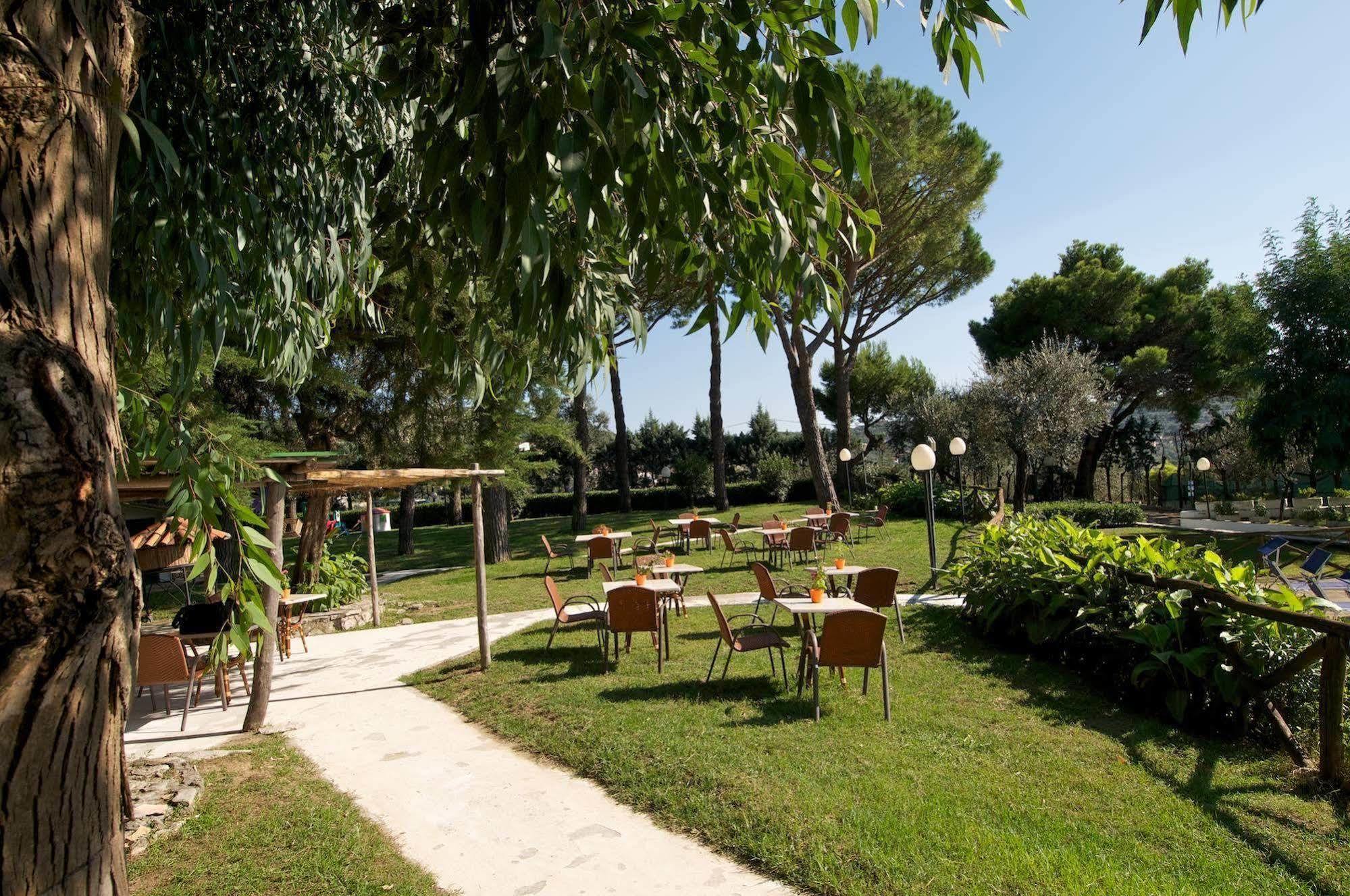 Freedom Holiday Residence Massa Lubrense Exterior foto