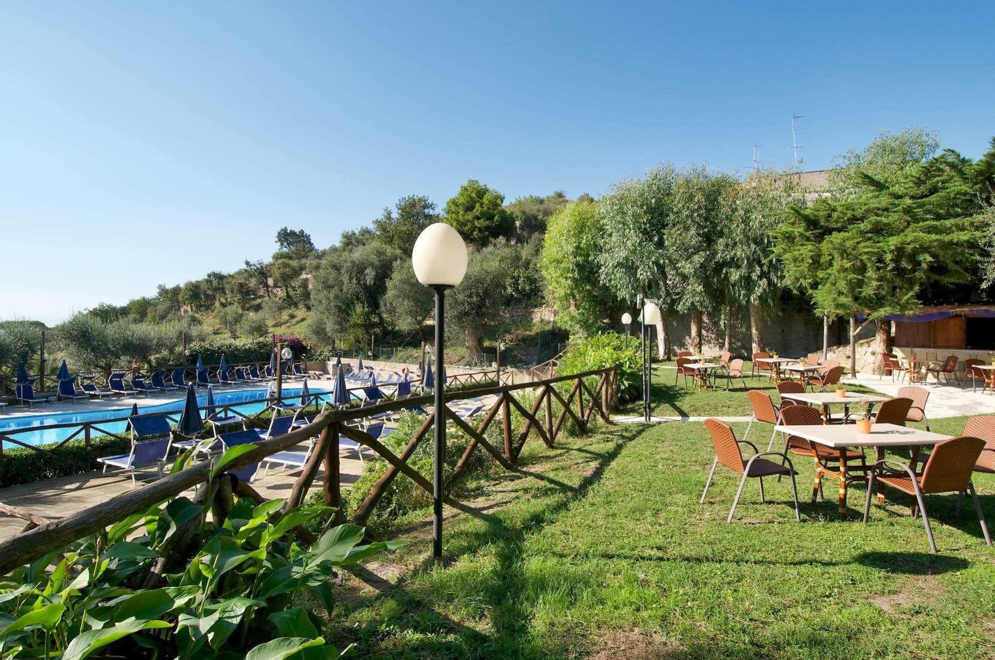 Freedom Holiday Residence Massa Lubrense Exterior foto